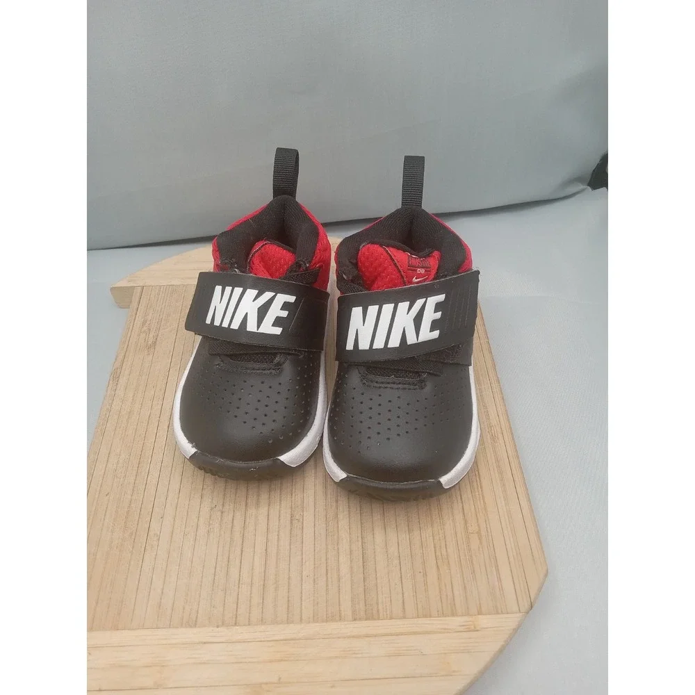 Nike little bit